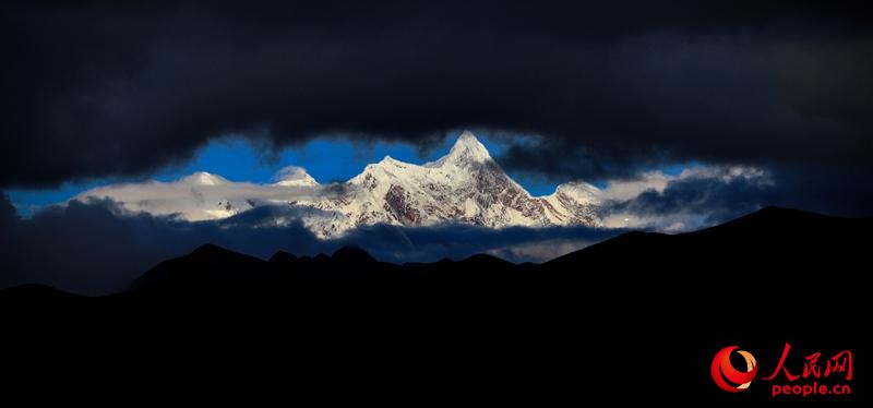 Impresionantes vistas del pico Nanga Bawa. Foto de Ciren Lobu