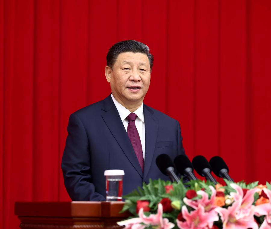 El presidente chino, Xi Jinping, también secretario general del Comité Central del Partido Comunista de China y presidente de la Comisión Militar Central, pronuncia un discurso importante en la reunión de A?o Nuevo celebrada por el Comité Nacional de la Conferencia Consultiva Política del Pueblo Chino, en Beijing, capital de China, el 31 de diciembre de 2020. (Xinhua/Ju Peng)