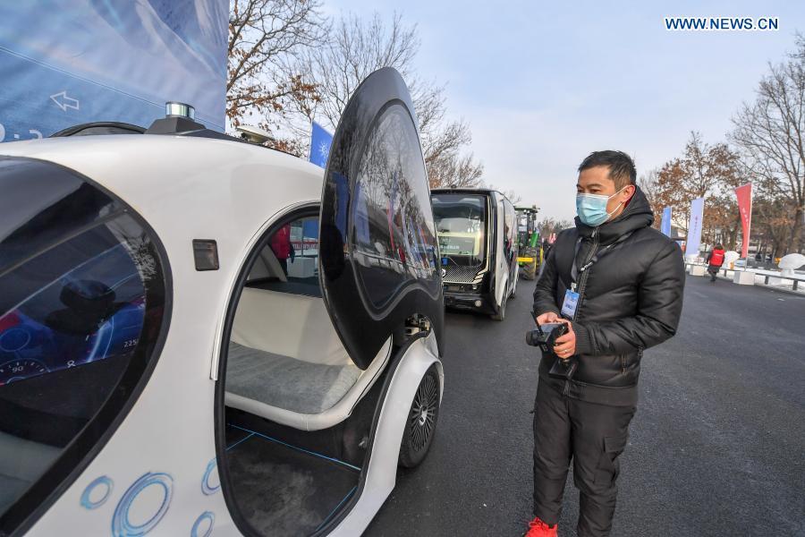 Competencia de invierno de vehículos sin conductor celebrada en el Parque Forestal de Changchun, provincia de Jilin, 12 de enero del 2021. (Foto: Zhang Nan/ Xinhua)