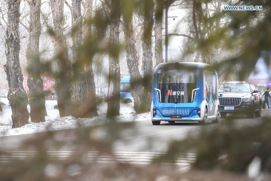 Competencia de invierno de vehículos sin conductor celebrada en el Parque Forestal de Changchun, provincia de Jilin, 12 de enero del 2021. (Foto: Zhang Nan/ Xinhua)