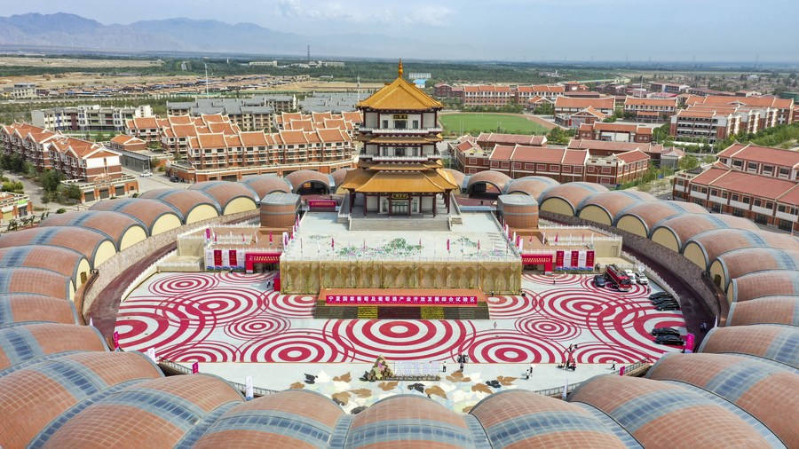 Almacén de vino en el municipio Minning, Región Autónoma de Ningxia Hui, 1 de julio del 2021. [Foto: Xinhua]