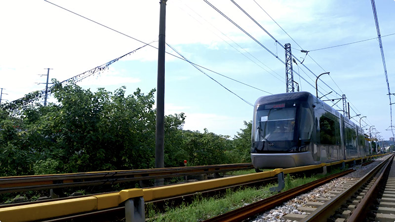 Un tranvía construido en CRRC Zhuzhou Locomotive Co, el productor de los tranvías para Chongli, Zhangjiakou, provincia de Hebei. [Foto proporcionada a chinadaily.com.cn]