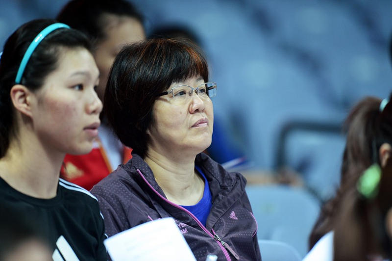 La legendaria Lang Ping renuncia como entrenadora del equipo de voleibol femenino