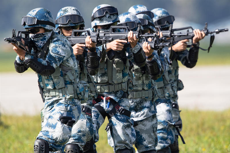 China celebra el 71o aniversario de la fundación de las fuerzas paracaidistas chinas