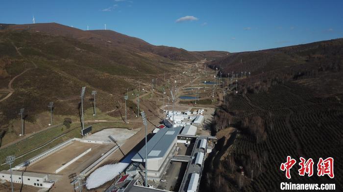 La foto muestra el Centro Nacional de Biatlón en el distrito Chongli, ciudad de Zhangjiakou, provincia de Hebei, en el norte de China, el 1 de noviembre de 2021. (Foto: China News Service / Zhai Yujia)