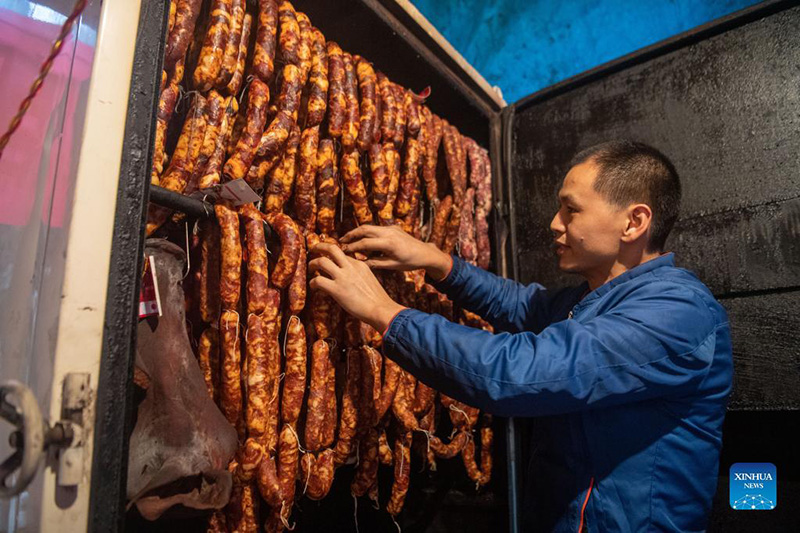 Hornos sin humo reducen la contaminación del aire en Chongqing