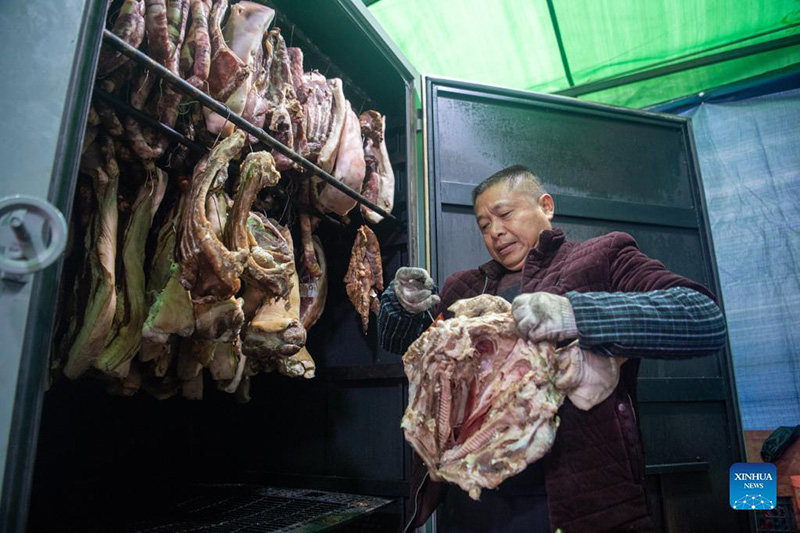 Hornos sin humo reducen la contaminación del aire en Chongqing