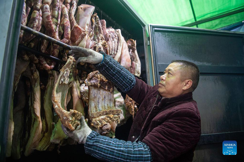 Hornos sin humo reducen la contaminación del aire en Chongqing