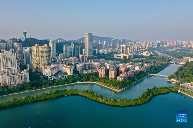 La foto aérea tomada el 29 de septiembre del 2021 muestra una vista de la ciudad de Xiamen, provincia de Fujian. 