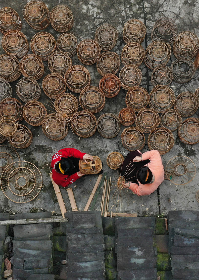 Jaulas artesanales chinas para aves de hogar se popularizan dentro del país y en el extranjero