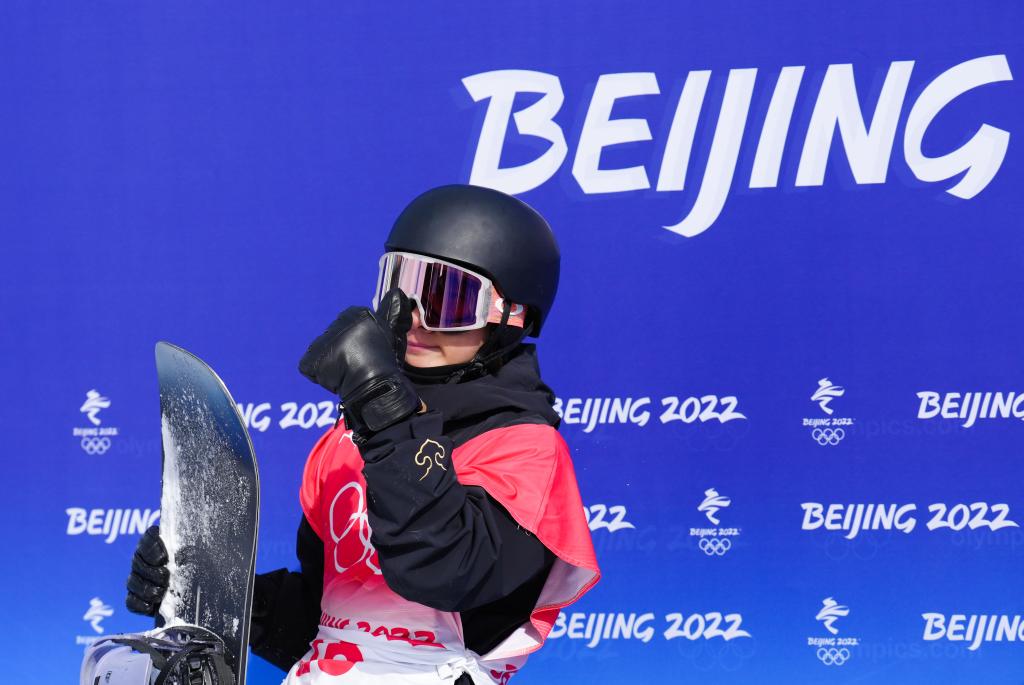 Atleta chino Su Yiming gana histórica medalla de plata y canadiense Max Parrot obtiene oro en slopestyle de snowboard en Beijing 2022