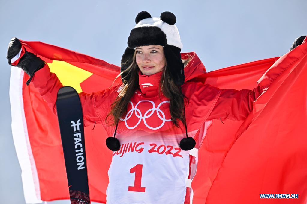 Beijing 2022: Gu Ailing gana su segundo oro para China en esquí libre halfpipe