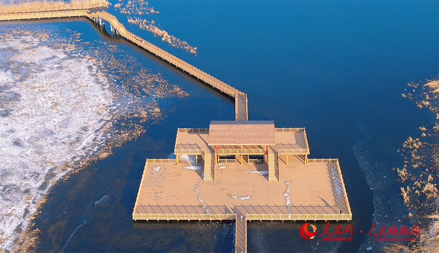 El lago Baiyangdian comienza a descongelarse cuando llega el sol primaveral a Hebei