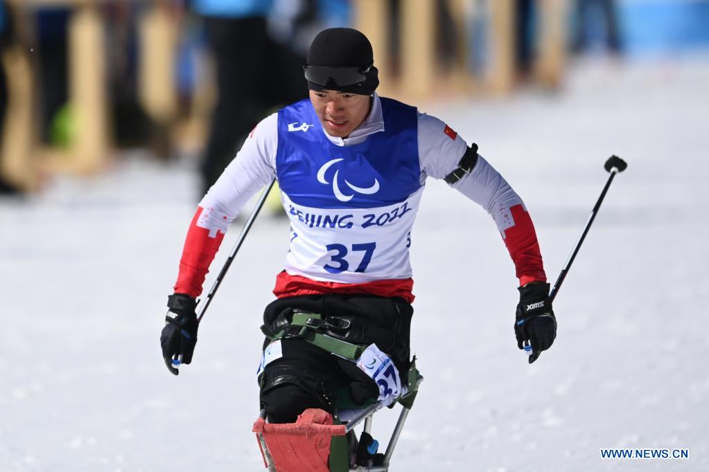 Liu Zixu gana primera medalla de oro de China en parabiatlón de Paralimpiadas de Beijing