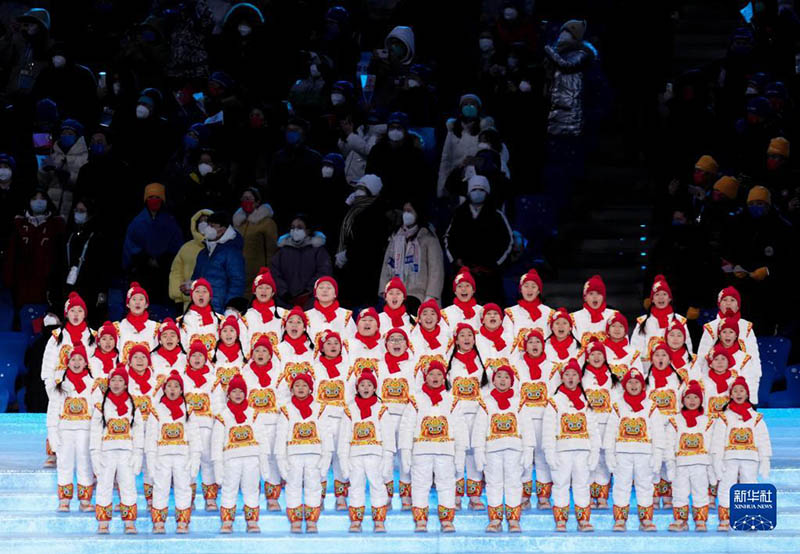 Ni?os de una aldea remota de la provincia de Hebei cantan durante la ceremonia de apertura de los Juegos Olímpicos de Invierno Beijing 2022, 4 de febrero del 2022. (Foto: xinhua)