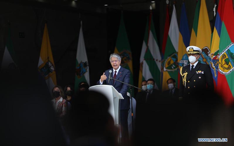 Imagen cedida por la Presidencia de Ecuador del presidente ecuatoriano, Guillermo Lasso (c-frente), hablando durante un acto militar con el que dieron inicio las celebraciones del Bicentenario de la Independencia de Ecuador, en el Templo de la Patria, en Quito, capital de Ecuador, el 23 de marzo de 2022. Lasso encabezó el miércoles el acto militar con el que dieron inicio las celebraciones del Bicentenario de la Independencia de Ecuador, país que selló con la Batalla de Pichincha del 24 de mayo de 1822 el fin del dominio espa?ol en esta parte del continente. (Xinhua/Presidencia de Ecuador)