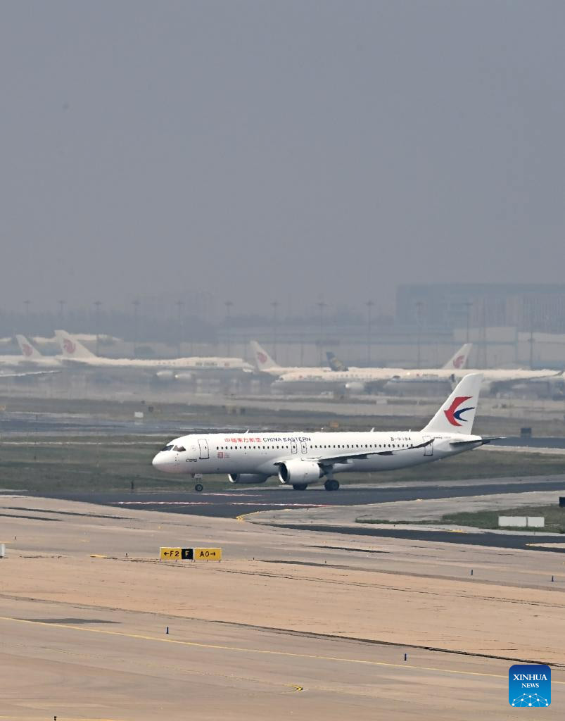 Comienza operación comercial de avión de pasajeros C919 de China