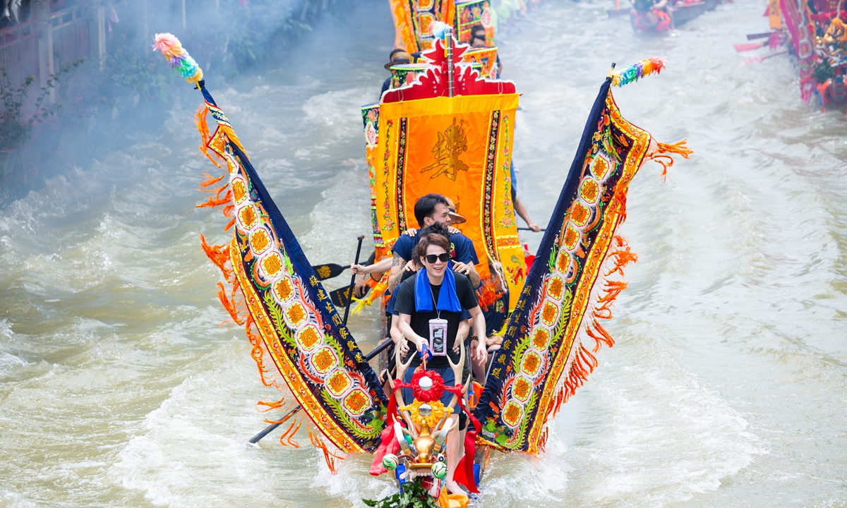 Las carreras de botes de dragón cobran impulso en todo el mundo, mostrando el encanto perdurable de las fiestas tradicionales chinas y los intercambios entre civilizaciones