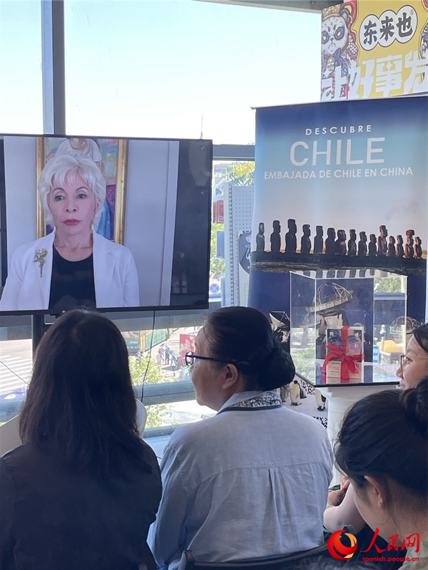 La chilena Isabel Allende vuelve a las librerías chinas