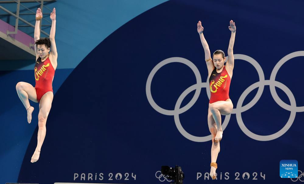 Saltadoras chinas Chen Yiwen y Chang Yani ganan en trampolín 3 metros sincronizado femenino