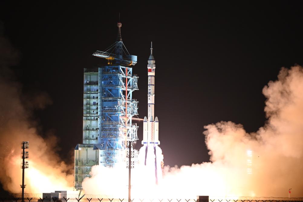 China lanza nave espacial tripulada Shenzhou-19