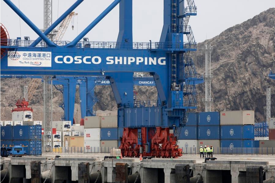 Esta foto, tomada el 29 de octubre de 2024, muestra una vista de la construcción del megapuerto de Chancay, construido por la empresa china Cosco Shipping Ports Limited, en Chancay, Perú. (Xinhua/Mariana Bazo)