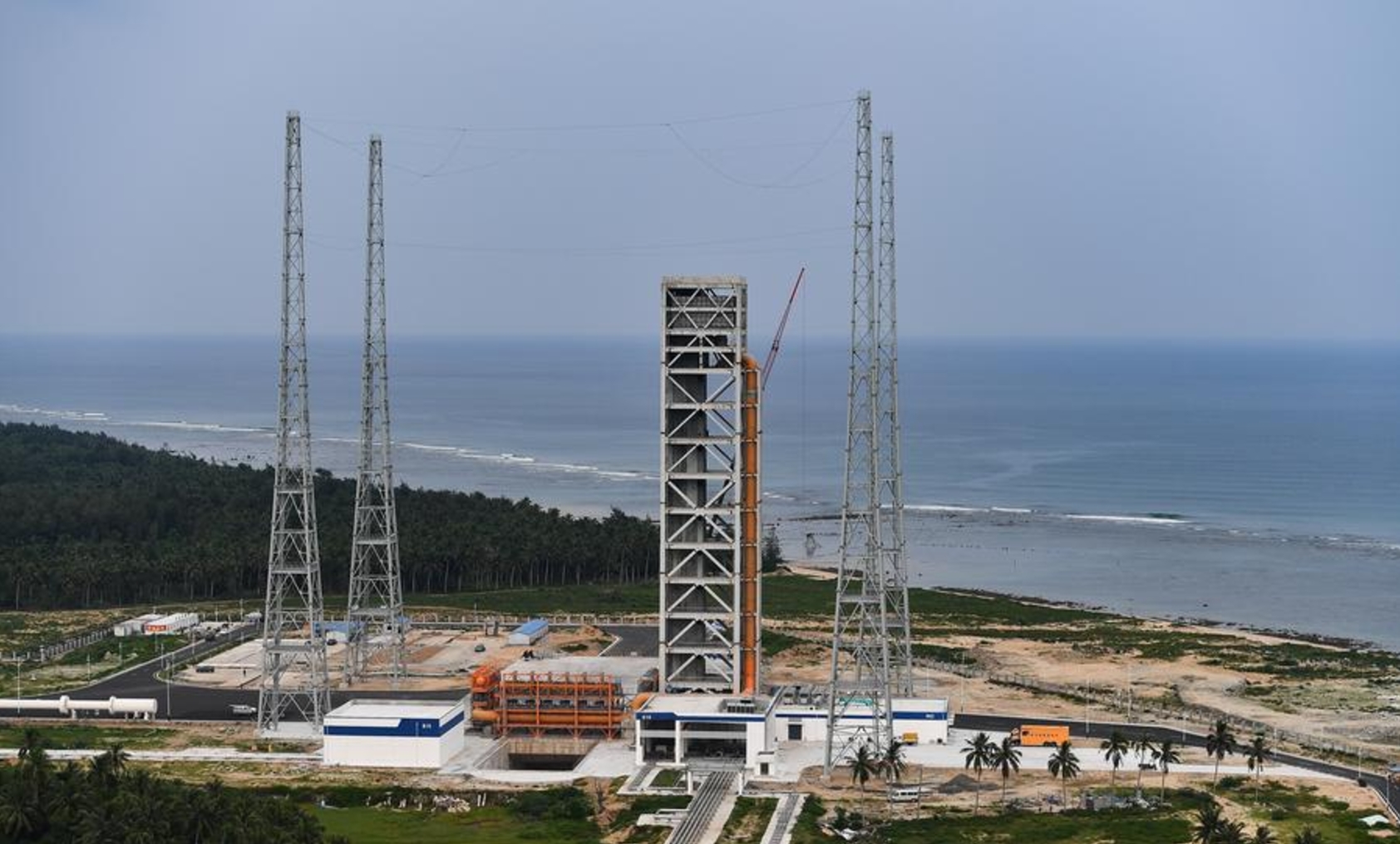 Esta foto, tomada el 4 de septiembre de 2024, muestra una vista del sitio de lanzamiento de naves espaciales comerciales en Wenchang, en la provincia sure?a china de Hainan. (Xinhua/Yang Guanyu)