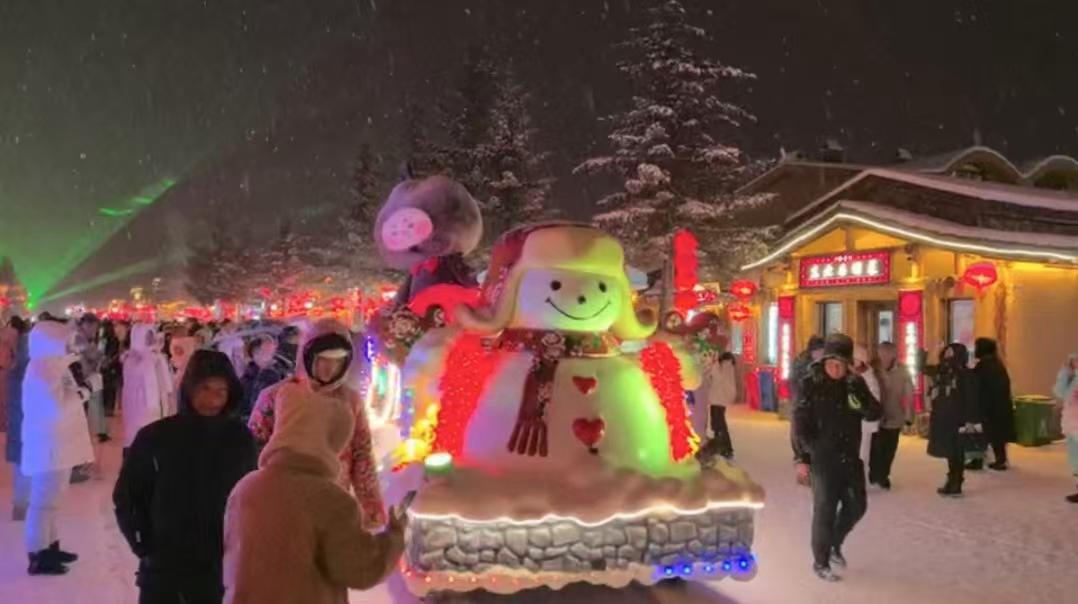 China Snow Town en Mudanjiang, provincia de Heilongjiang, mejora sus instalaciones para la nueva temporada de invierno. [Foto: cedida a chinadaily.com.cn]