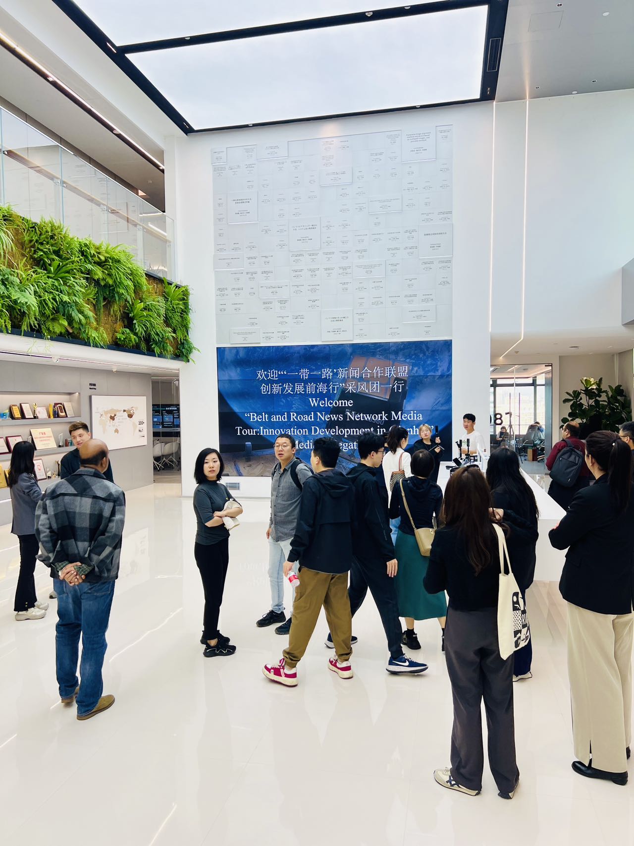 Periodistas de la BRNN exploran Qianhai: un epicentro de innovación y apertura en Shenzhen