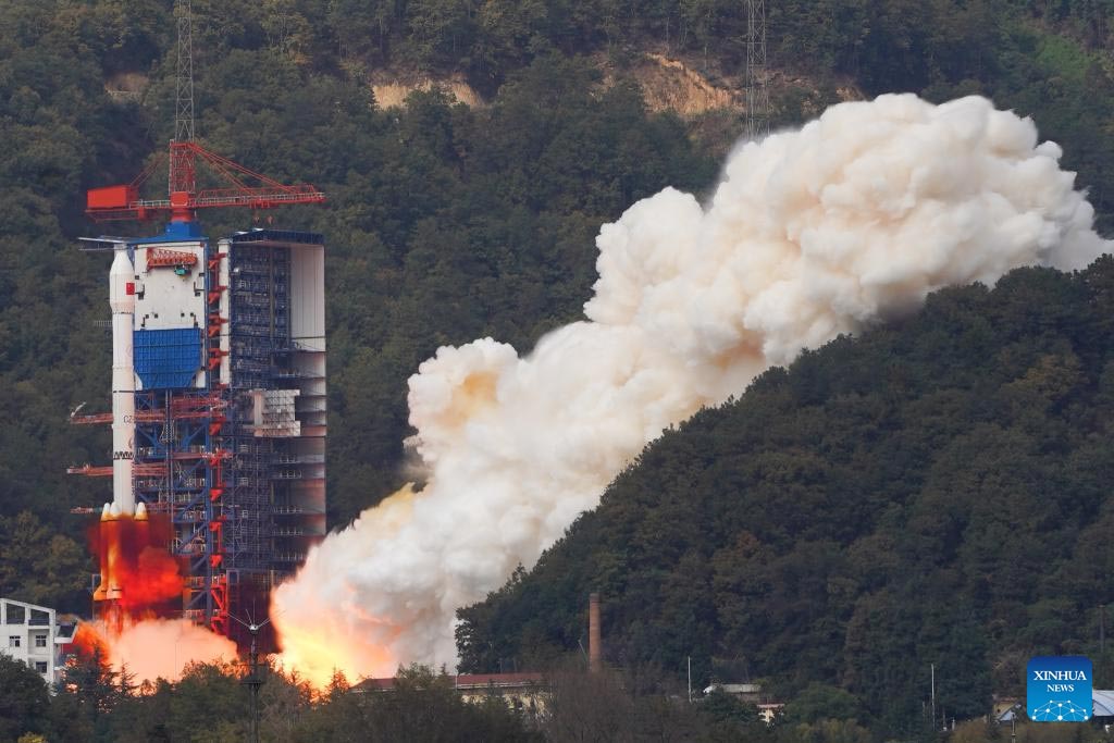 China lanza nuevo satélite de prueba para tecnología de comunicaciones