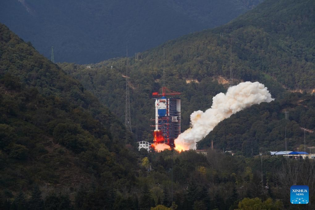 China lanza nuevo satélite de prueba para tecnología de comunicaciones