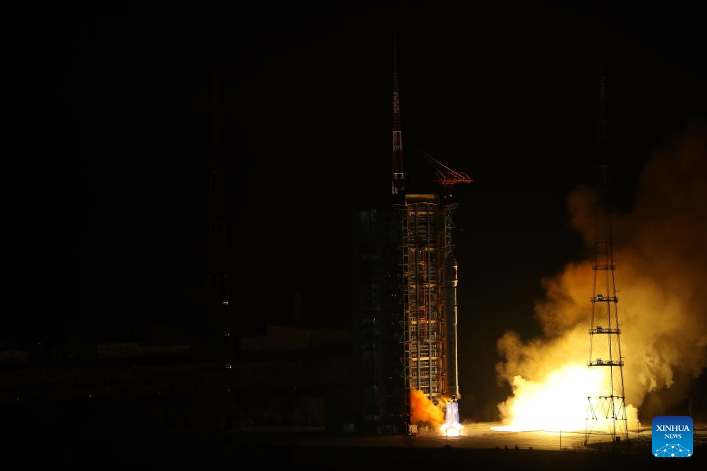 China lanza nuevo grupo de satélites