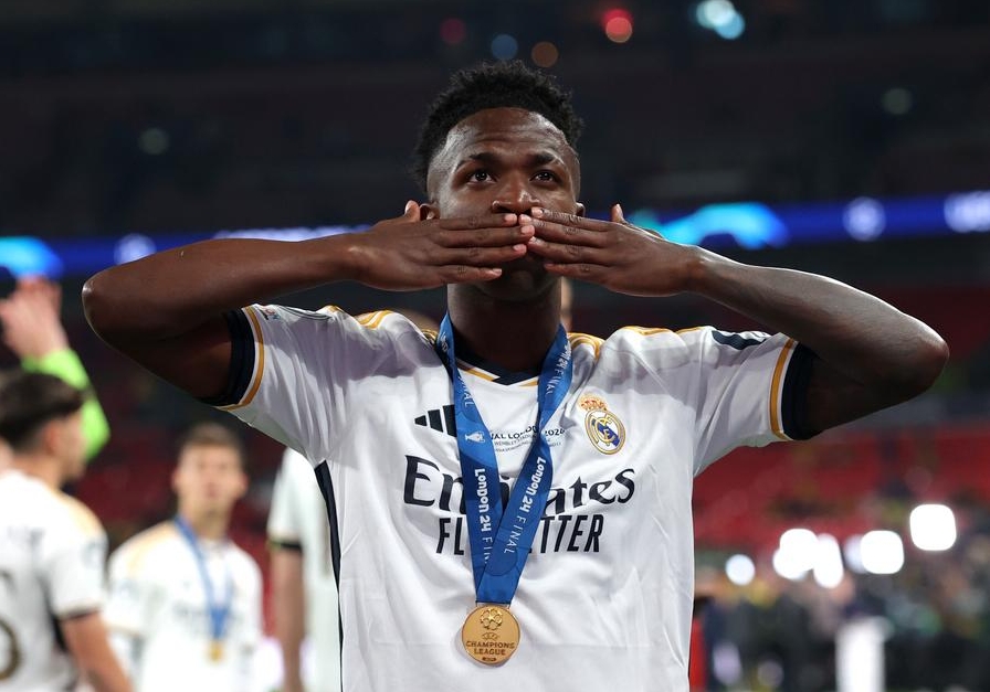 Imagen del 1 de junio de 2024 de Vinícius Júnior, del Real Madrid, festejando después de ganar el partido de la final de la UEFA Champions League entre el Real Madrid (Espa?a) y el Borussia Dortmund (Alemania) en Londres, Reino Unido. (Xinhua/Str)