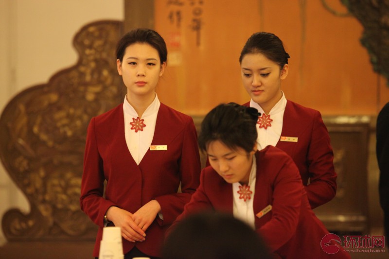 Las chicas del servicio en el Gran Palacio del Pueblo