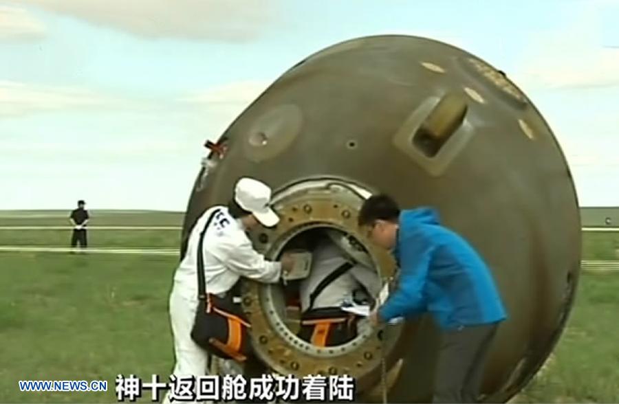 Aterriza con éxito cápsula de retorno de Shenzhou-10